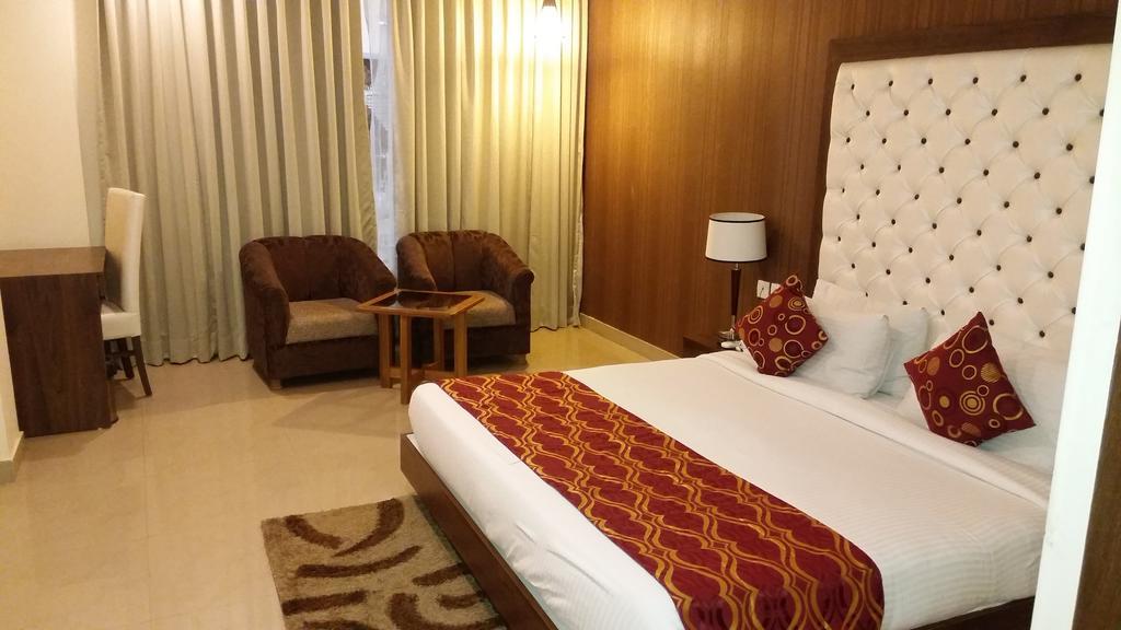 Hotel Jsr Continental Dehradun Habitación foto